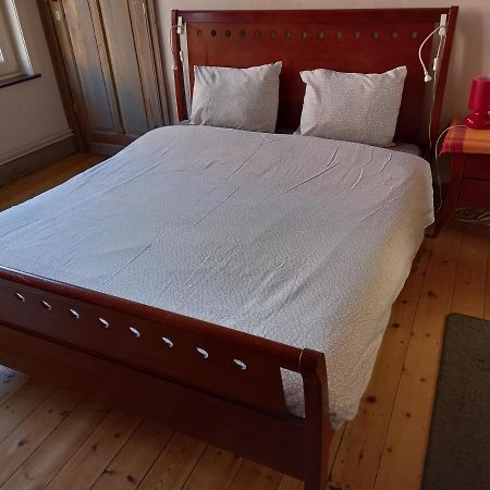 Guesthouse Oude Houtmarkt 예페르 외부 사진
