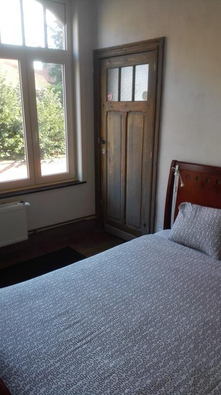 Guesthouse Oude Houtmarkt 예페르 외부 사진